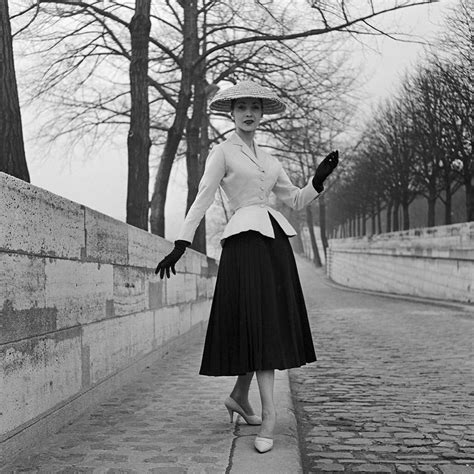 Christian Dior new look collection 1947